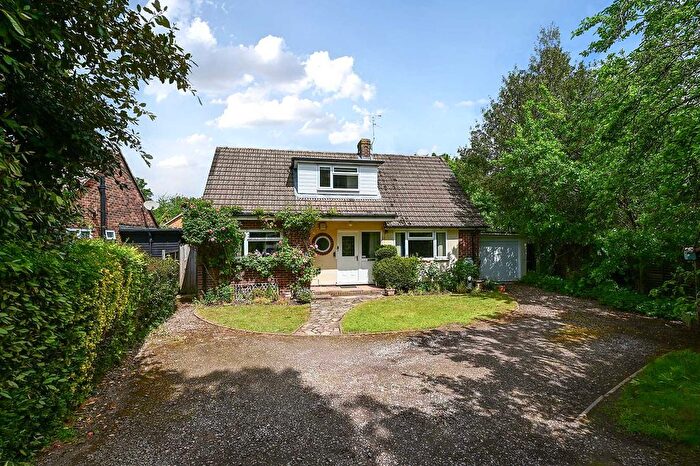 4 Bedroom Detached House For Sale In Hawley Road, Blackwater, Camberley, GU17