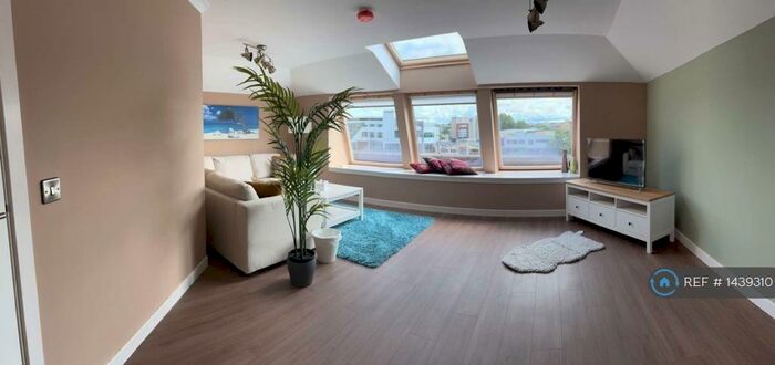 2 Bedroom Penthouse To Rent In Lancefield Quay, Glasgow, G3