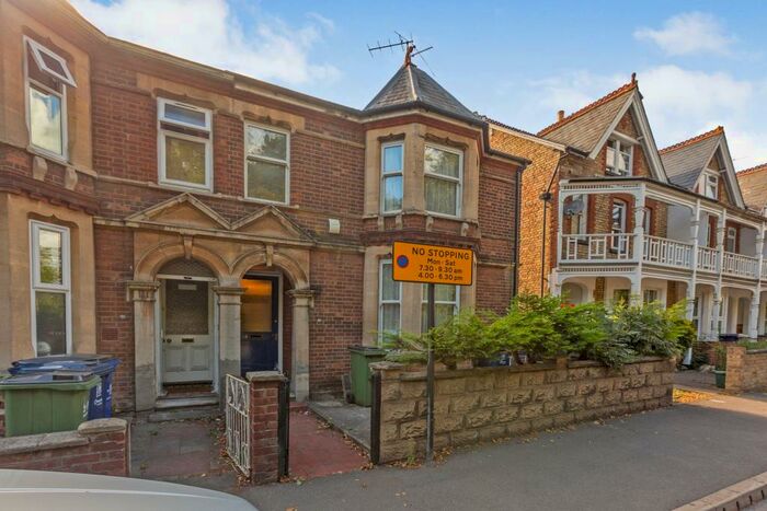 3 Bedroom Semi-Detached House To Rent In Abingdon Road, OX1