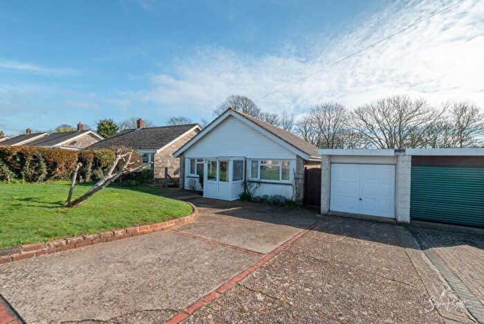 2 Bedroom Detached House For Sale In Hinton Road, Newport, PO30