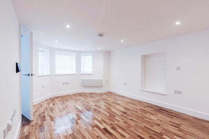 Flat To Rent In Inglewood Road, NW6