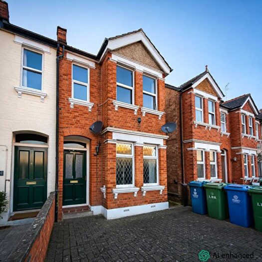 3 Bedroom Maisonette To Rent In Radnor Road, Harrow, HA1