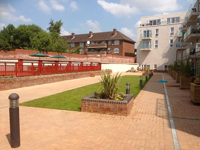 1 Bedroom Flat To Rent In Windsor Close, Northwood, HA6