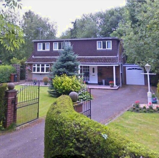 4 Bedroom Detached House For Sale In Dale Road, Stanley, Derbyshire, DE7