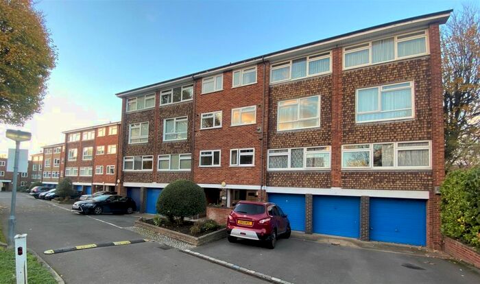 2 Bedroom Flat To Rent In Cheam Road, Sutton, SM1