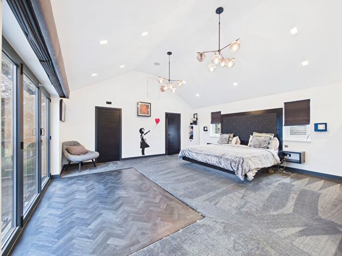 5 Bedroom Detached House For Sale In The Coachings, Cliff Road, Hessle, HU13