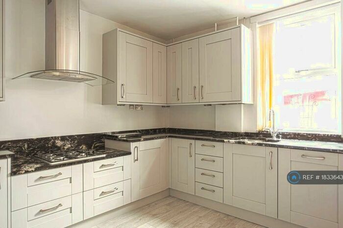 3 Bedroom Terraced House To Rent In Woodlea Mount, Leeds, LS11