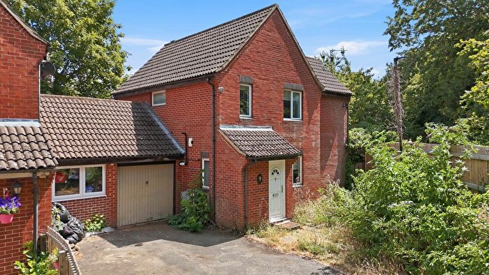 4 Bedroom Link Detached House For Sale In Neatscourt Road, London, E6
