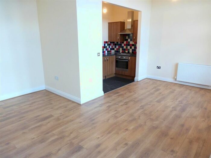 2 Bedroom Flat To Rent In Victoria Heights, Roughton Road, Cromer, NR27