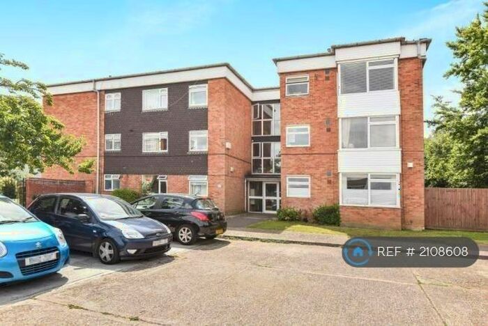 2 Bedroom Flat To Rent In Fairview Road, Taplow, Maidenhead, SL6
