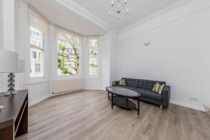 2 Bedroom Flat To Rent In Penywern Road, London, SW5