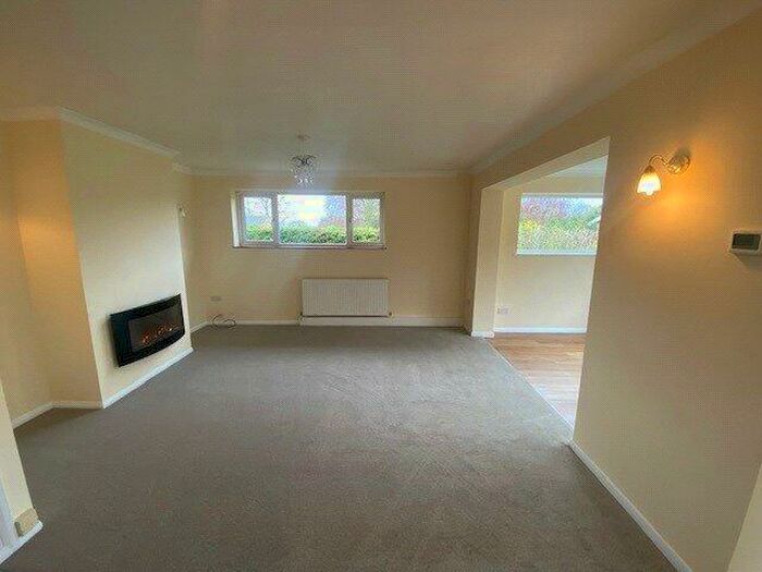 2 Bedroom Bungalow To Rent In Gorse Way, Hartley, Longfield, Kent, DA3