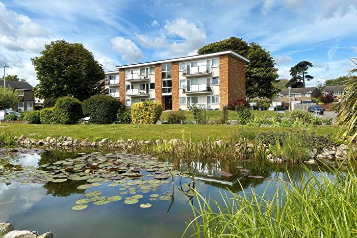 2 Bedroom Flat For Sale In Lord Warden Avenue, Walmer, CT14