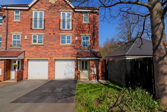 4 Bedroom Semi Detached House For Sale In Bracken Hill View, Horbury, WF4