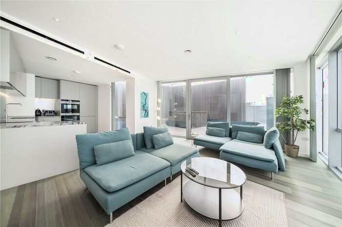 3 Bedroom Flat To Rent In Cutter Lane, London, SE10