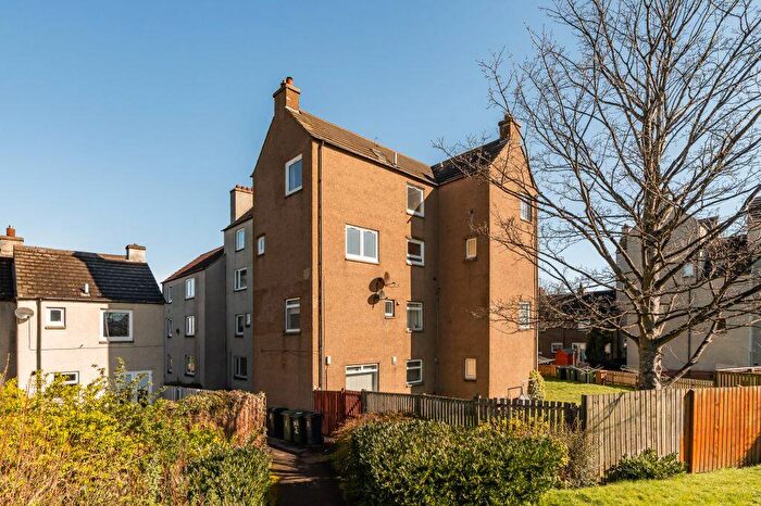 2 Bedroom Maisonette For Sale In / South Gyle Road, Edinburgh, EH12
