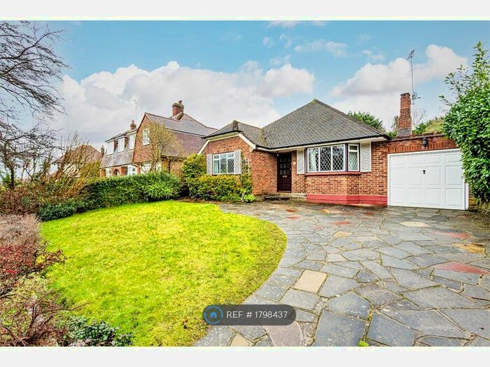 3 Bedroom Detached House To Rent In Garlichill Road, Epsom, KT18