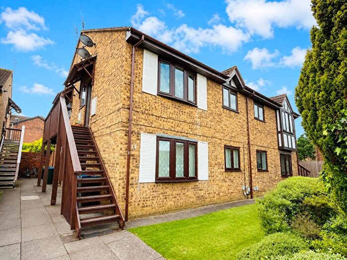 1 Bedroom Flat For Sale In Cloverdale, Firdale Park, Northwich, CW8