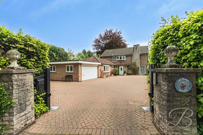 4 Bedroom Detached House For Sale In High Oakham Road, Mansfield, NG18