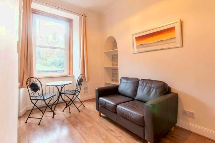Studio To Rent In Canonmills, Edinburgh, EH3