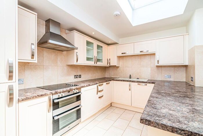 2 Bedroom Flat To Rent In High Street, Southampton, SO14