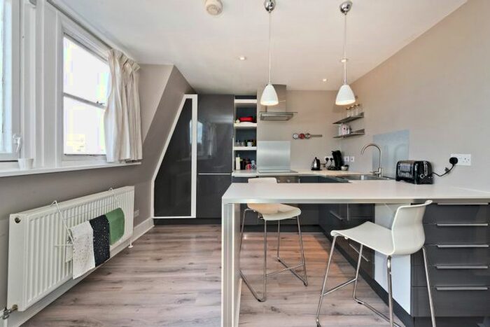 1 Bedroom Flat To Rent In Aynhoe Road, London, Uk, W14