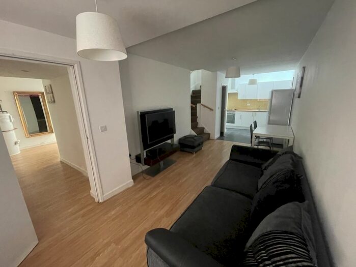 3 Bedroom Flat To Rent In Marquis Of Lorne Middleton Street, Lenton, Nottingham, NG7