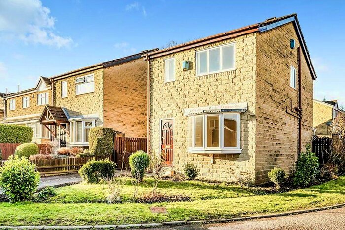 3 Bedroom Detached House To Rent In Royd Croft, Huddersfield, West Yorkshire HD3