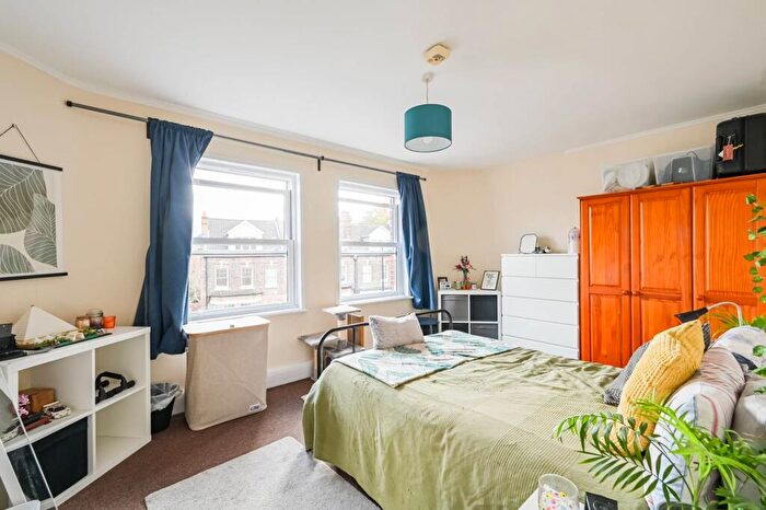 1 Bedroom Flat For Sale In Park Avenue, Alexandra Park, London, N22