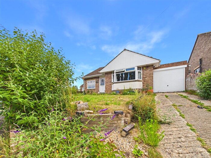 3 Bedroom Bungalow For Sale In Mill Farm Drive, Stroud, Gloucestershire, GL5