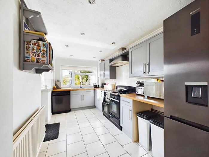 4 Bedroom Detached House For Sale In Peterborough Road, Farcet, PE7