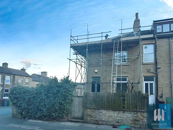 1 Bedroom Terraced House For Sale In Church Street, Moldgreen, Huddersfield, HD5