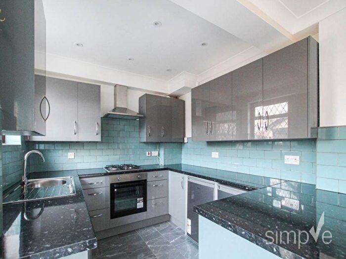 4 Bedroom Property To Rent In Balmoral Drive, Hayes, Middlesex, UB4