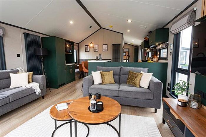 2 Bedroom Lodge For Sale In A.B.I The Shadow Wood Fl, Tattershall Lakes Country Park, Sleaford Rd, Tattershall, Lincolnshire, LN4