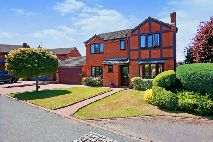 4 Bedroom Detached House For Sale In St. Peters Close, Stonnall, Walsall, WS9