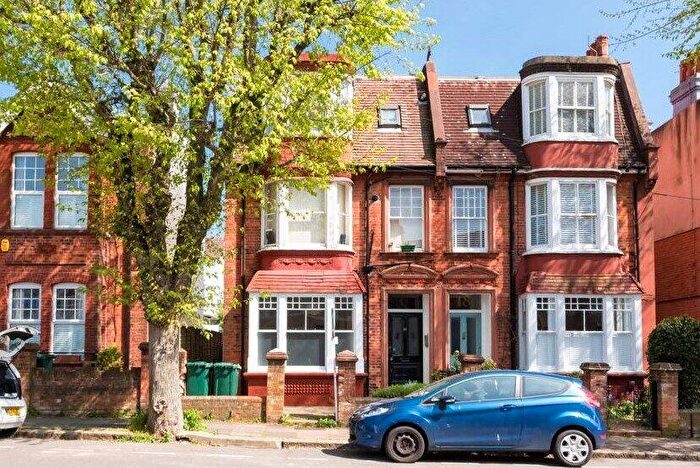 Flat To Rent In Buxton Road, Brighton, BN1