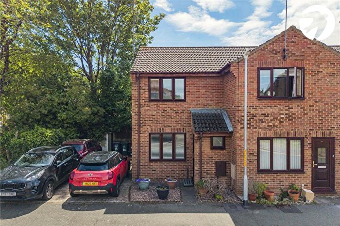 2 Bedroom Semi-Detached House For Sale In Low Close, Greenhithe, Kent, DA9