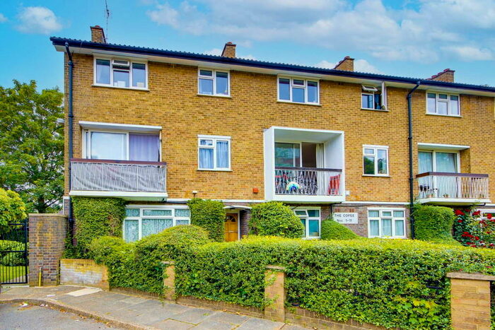 3 Bedroom Apartment To Rent In The Copse, Fortis Green, N2