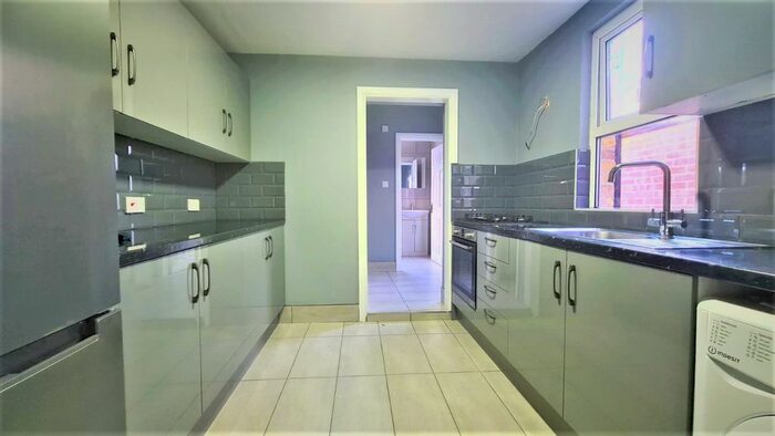 4 Bedroom Terraced House To Rent In Dundee Road, London, London, E13