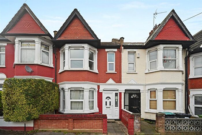 3 Bedroom Property To Rent In Dunbar Road, Wood Green, N22