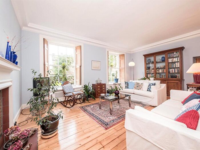 2 Bedroom Flat To Rent In South Gray Street, Edinburgh, EH9