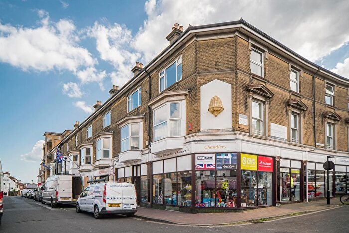 1 Bedroom Flat For Sale In Cowes, Isle Of Wight, PO31