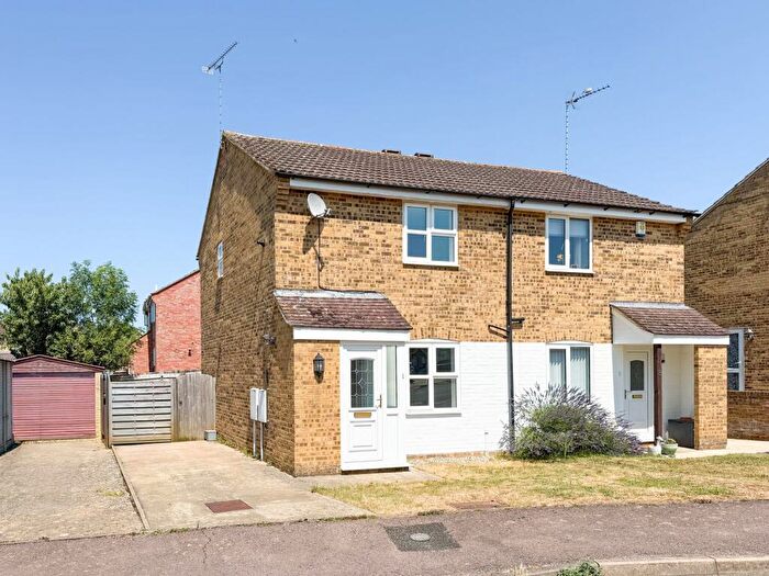 2 Bedroom Semi-Detached House For Sale In Marlborough Close, Kings Sutton, OX17
