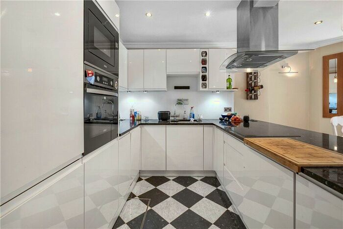 2 Bedroom Apartment To Rent In Kennington Park Road, London, SE11