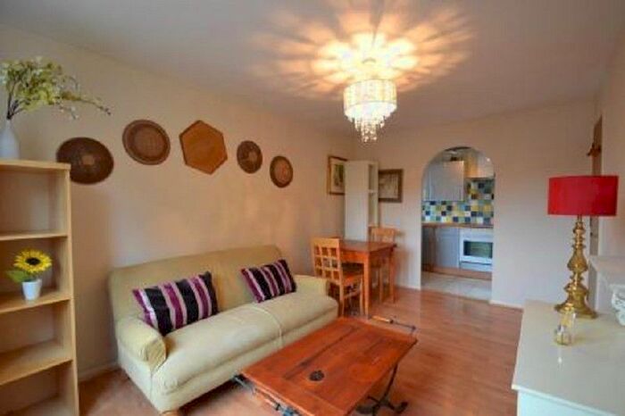 1 Bedroom Flat To Rent In Nickelby House, South Ealing Road, London, W5