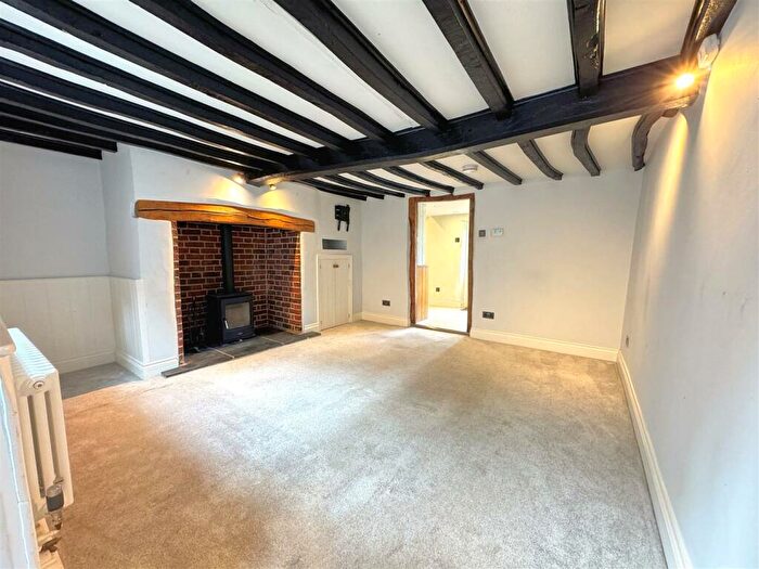 2 Bedroom Cottage To Rent In Terrick Row, Terrick, HP17