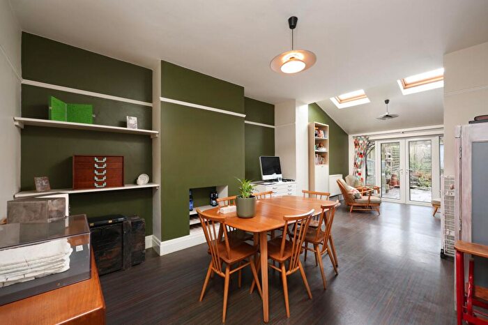 3 Bedroom Semi Detached House For Sale In West Broadway, Bristol, BS9