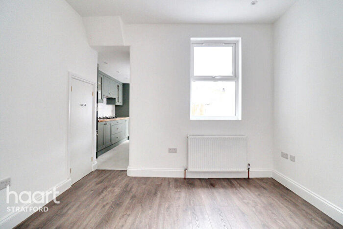 3 Bedroom Terraced House For Sale In Geere Road, Stratford, E15