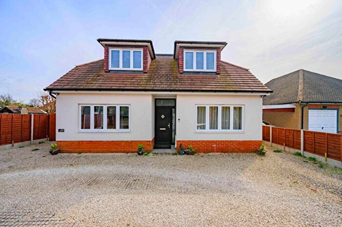 5 Bedroom Detached Bungalow For Sale In Park Street Lane, Park Street, AL2