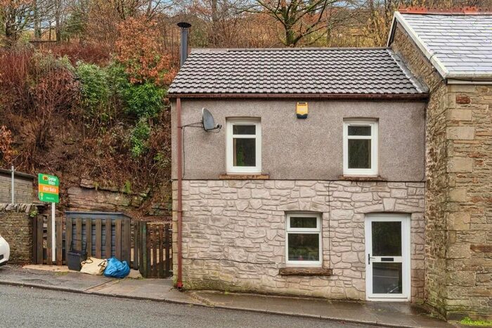 3 Bedroom Semi-Detached House To Rent In Chapel House, Pontyrhyl, Bridgend, CF32
